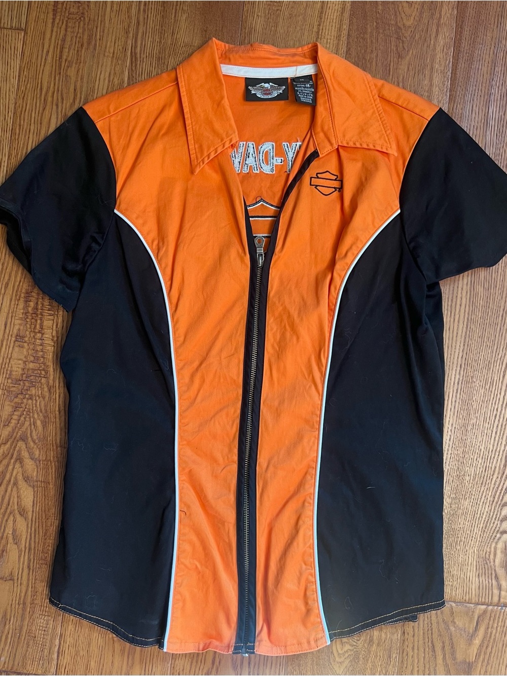 Harley-Davidson Women’s Orange Black Zip Front Shirt Wing Logo Back Size Medium - Picture 3 of 3